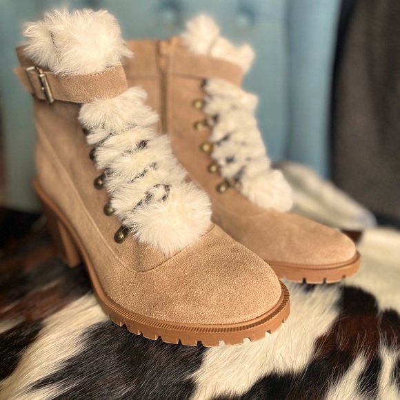Nine West Fur with laces and buckle - Picture 1 of 6